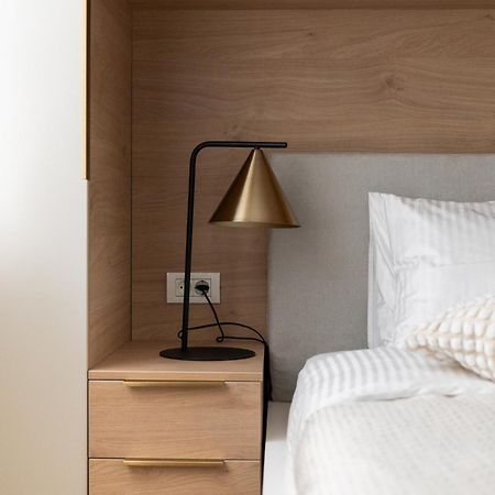Studio 8 I One Bedroom Apartment I Airport I Therme Otopeni Kültér fotó