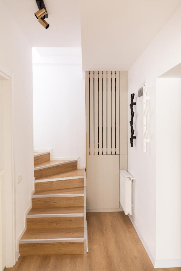 Studio 8 I One Bedroom Apartment I Airport I Therme Otopeni Kültér fotó
