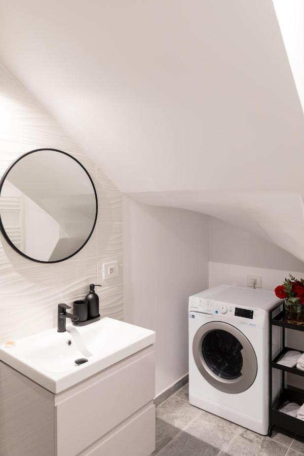 Studio 8 I One Bedroom Apartment I Airport I Therme Otopeni Kültér fotó