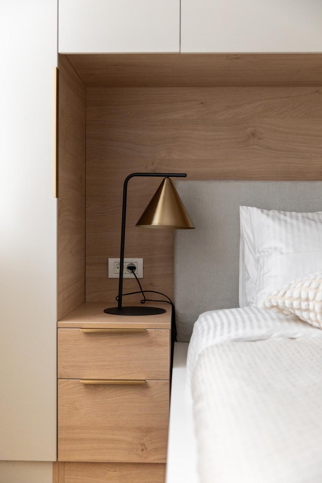 Studio 8 I One Bedroom Apartment I Airport I Therme Otopeni Kültér fotó